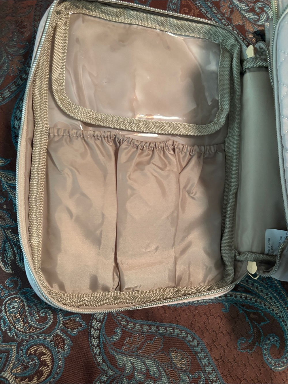Paris Hilton Quilted Cream Cosmetic Crossbody with Gold Accents - Picture 5 of 8